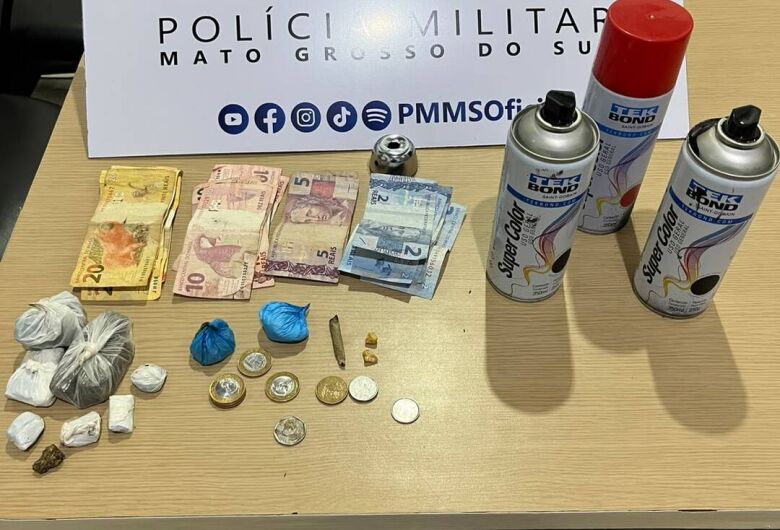 Dupla é presa por tráfico de drogas, pichação e apologia ao crime 