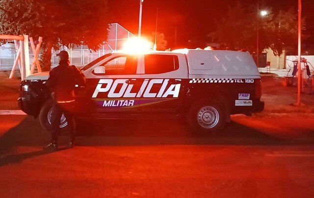 Homem é preso por matar suposto amante da mulher em oficina mecânica em MS