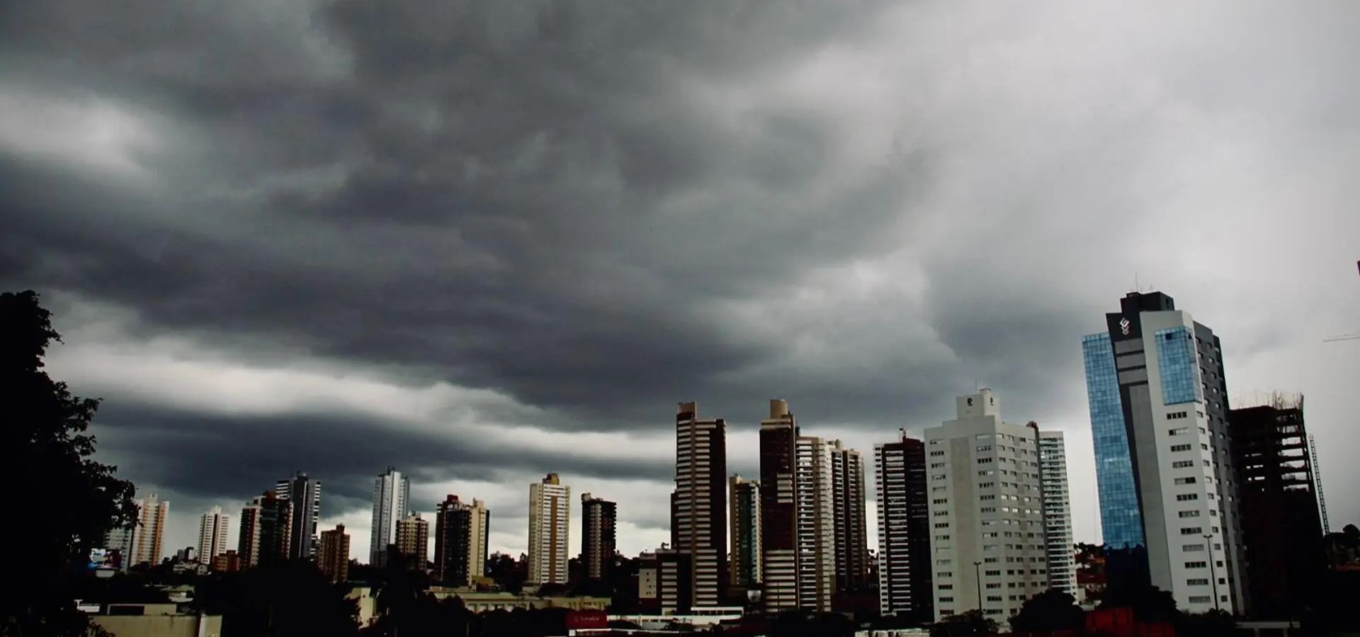 MS tem três avisos meteorológicos e Defesa Civil emite alerta para tempestades em Campo Grande