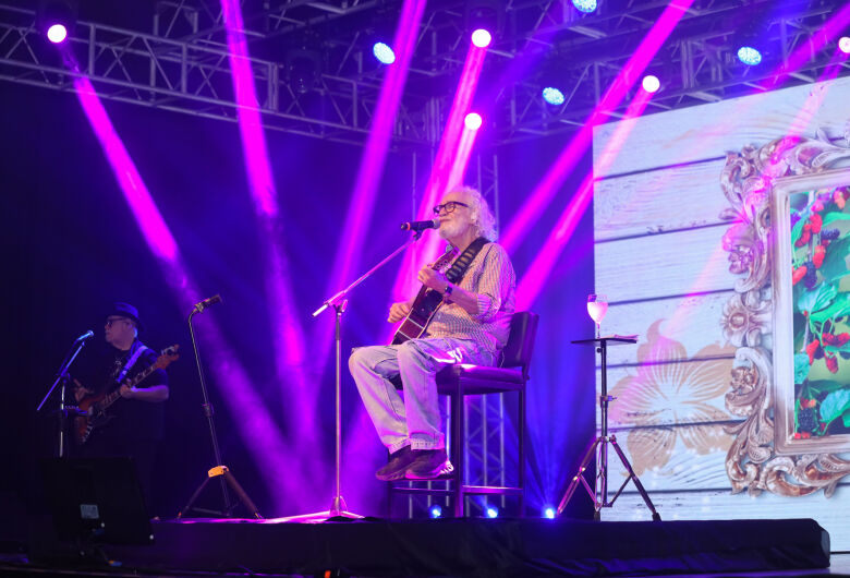 Sicredi Centro-Sul MS/BA encerra comemorações de 37 anos com show de Renato Teixeira em Dourados