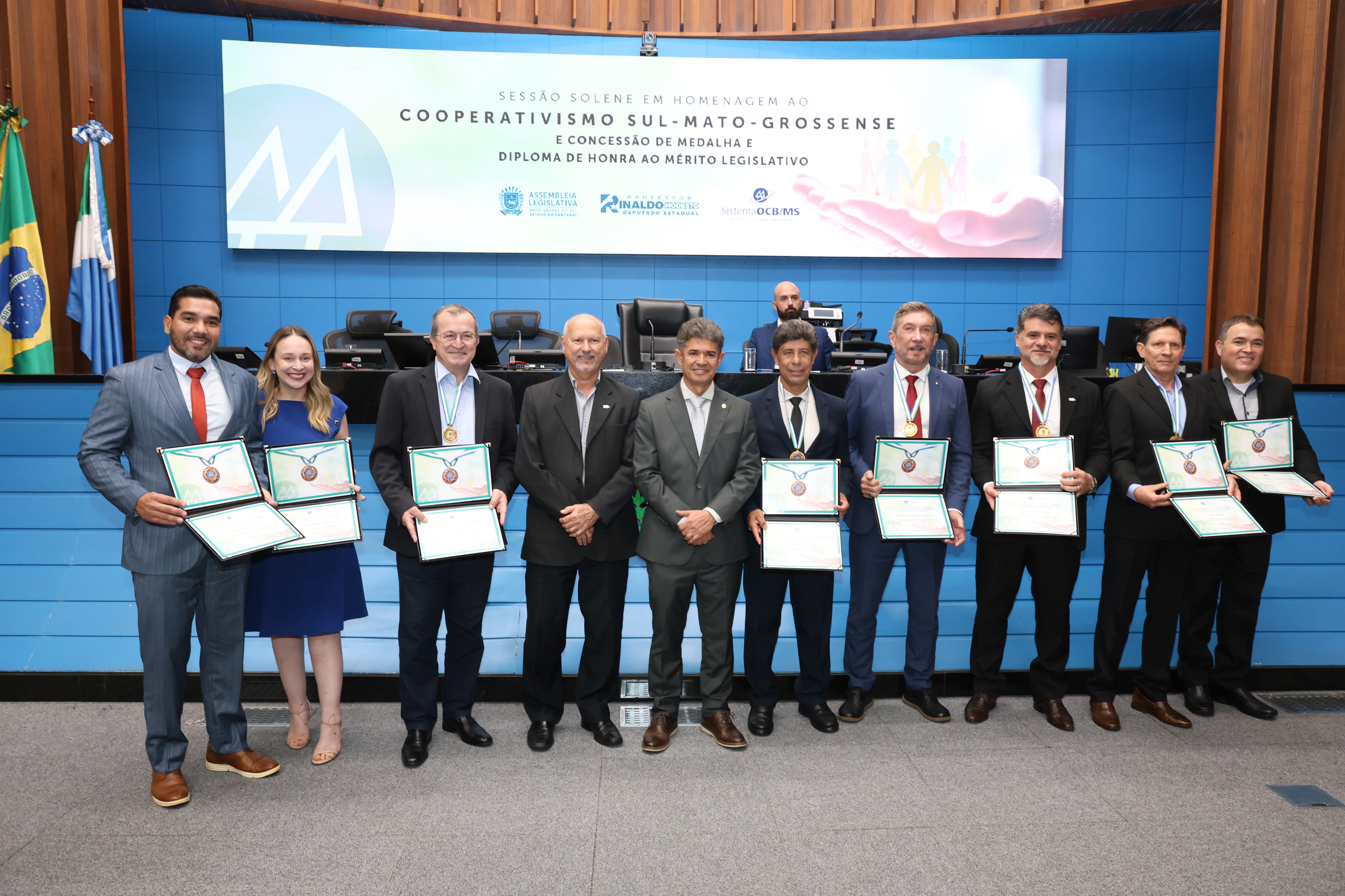 Sicredi Centro-Sul MS/BA recebe Medalha do Mérito Legislativo em homenagem ao  cooperativismo sul-mato-grossense