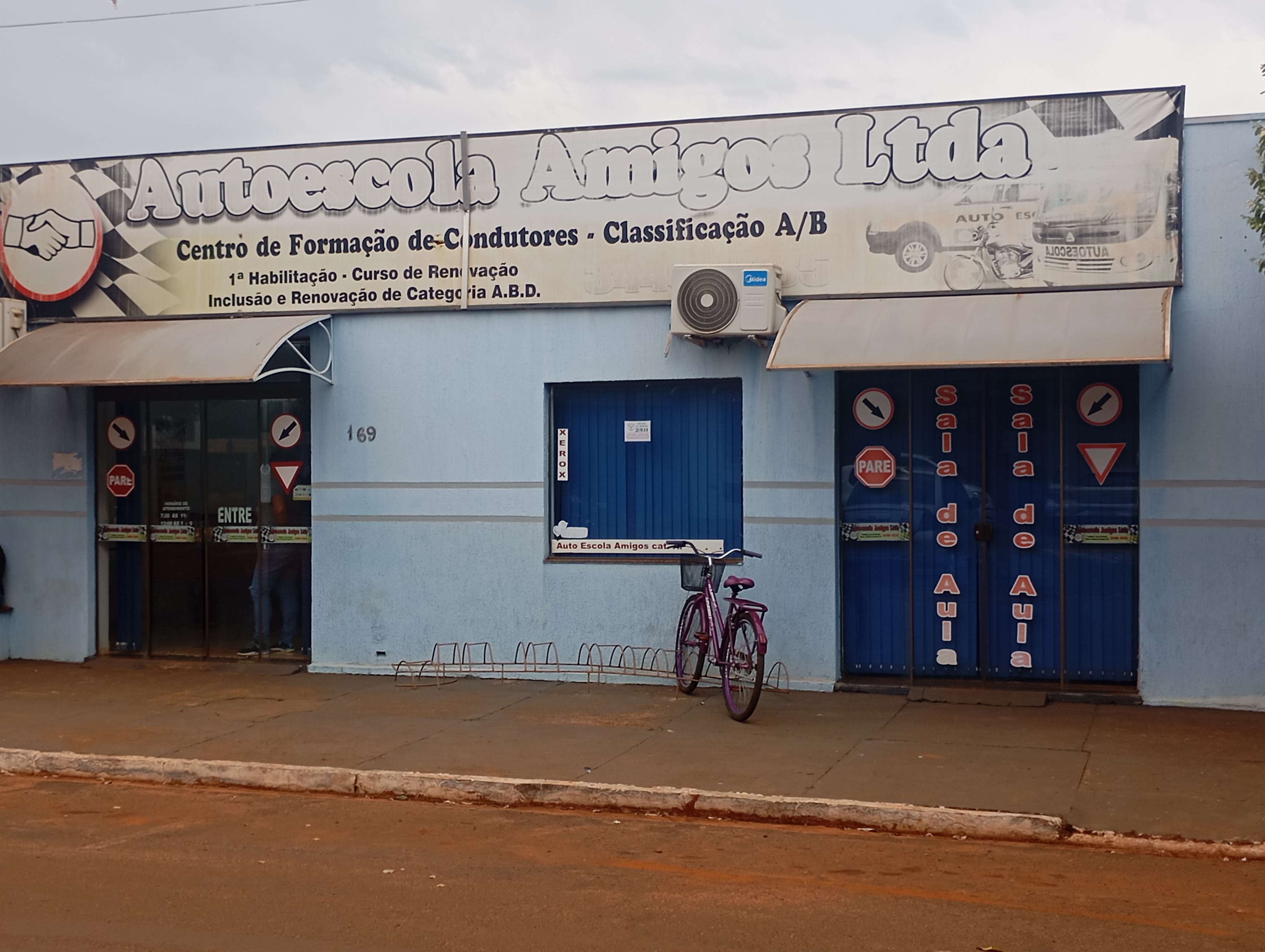 Tire sua CNH com a Auto Escola Amigos e conquiste mais liberdade!