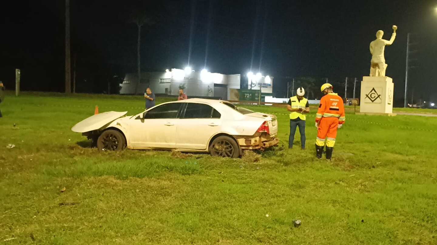 Homem morre após perder controle de veículo em rotatória da BR-163 Homem morre após perder controle de veículo em rotatória da BR-163