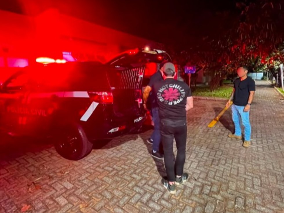 Jovem é vítima de violência sexual após tentar ajudar amigo embriagado
