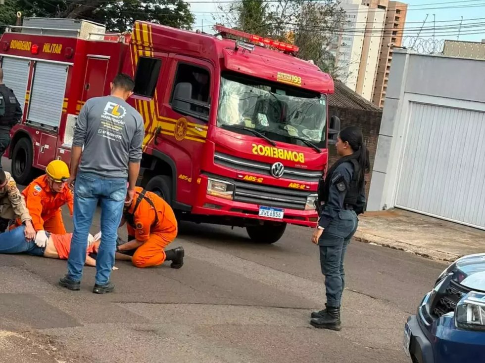 Motociclista é atingida por fio e leva 14 pontos no Pescoço