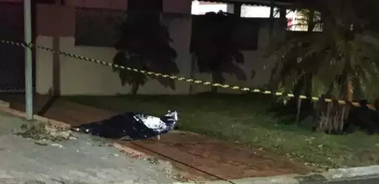 Mulher é morta a facadas pelo companheiro durante discussão