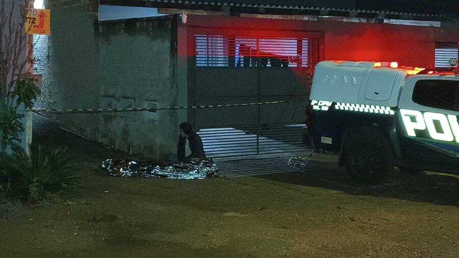 Jovem de 18 anos é assassinado com quatro tiros em Dourados Jovem de 18 anos é assassinado com quatro tiros em Dourados