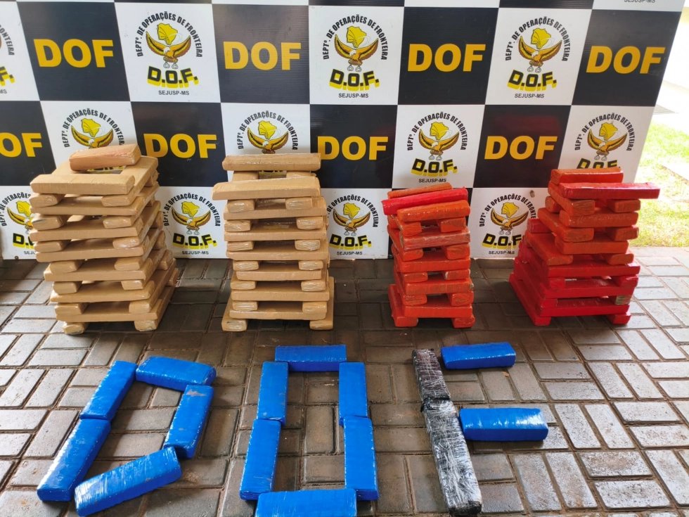 DOF apreende 112 quilos de maconha em empresa de transporte coletivo em Dourados